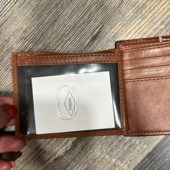 - Fossil wallet for men - Picture 5 of 11